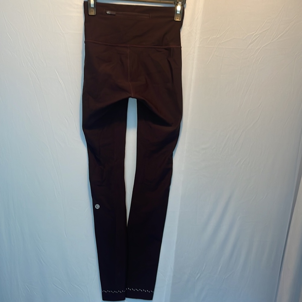 Excellent Condition Lululemon Dark Red Wine In Focus Tight Run Leggings Size 4 - Picture 11 of 12